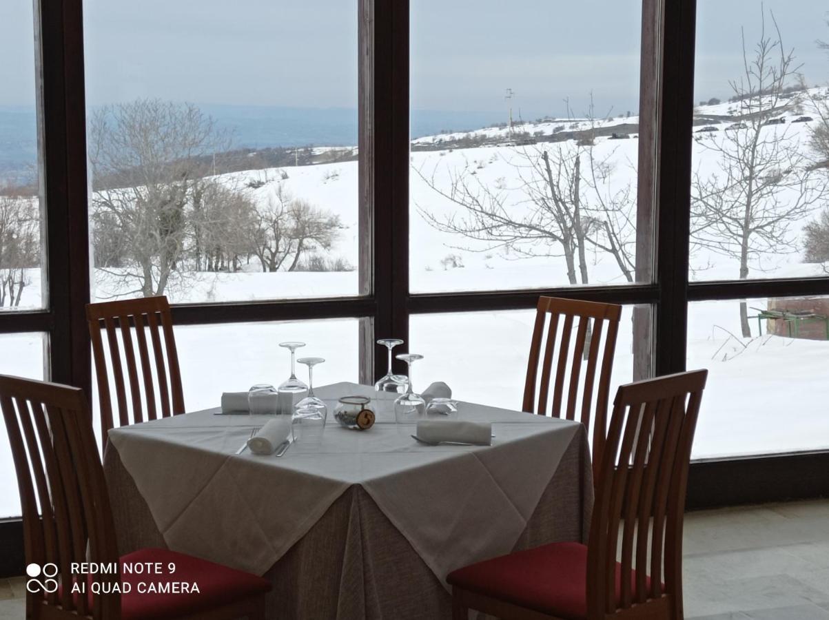 Terrae Eremis: Ristorante, Bar, B&B Roccamorice Exterior foto